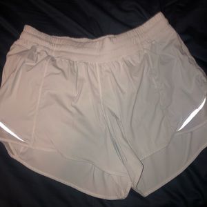 Lululemon Hotty Hot Shorts 4’